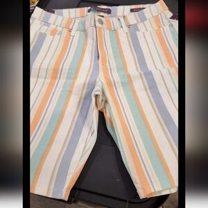 Gloria Vandetbilt bermudas